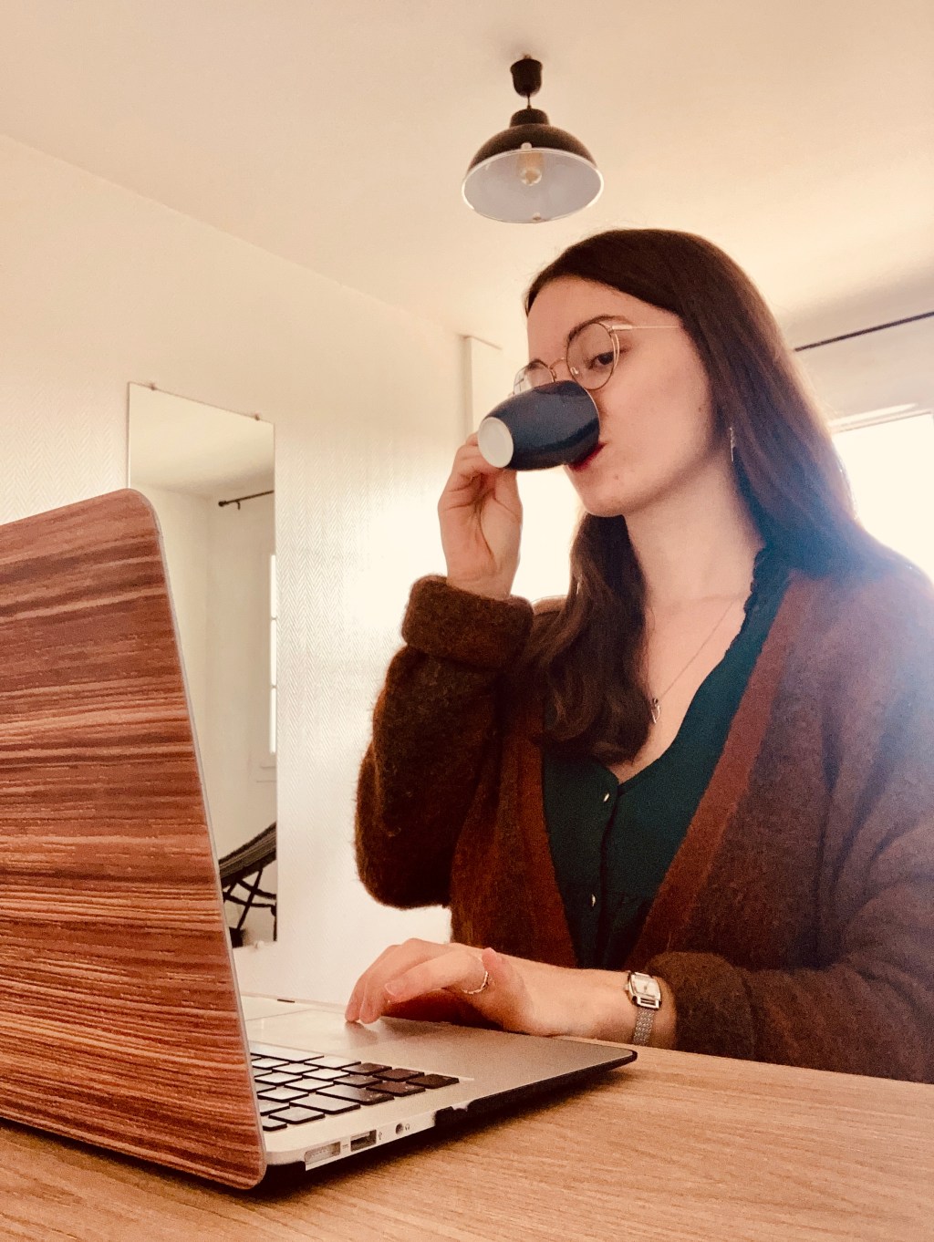 How To Feel Great Without Makeup On Christmas Day ☆ Mindset & Tips. Blogmas